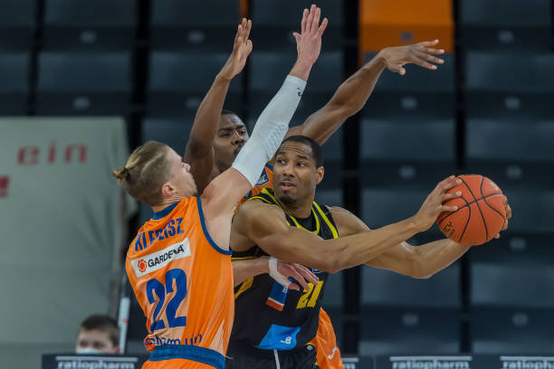 更是一场战 更是一场战